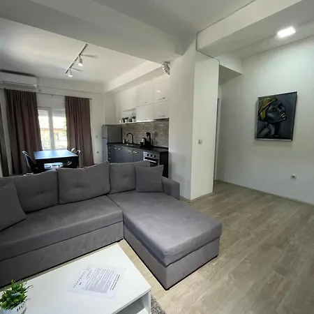 Ivi Apartment *