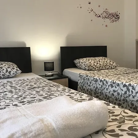Ivi Apartment *